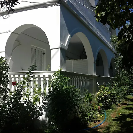 Apartment Denis Ruassi *